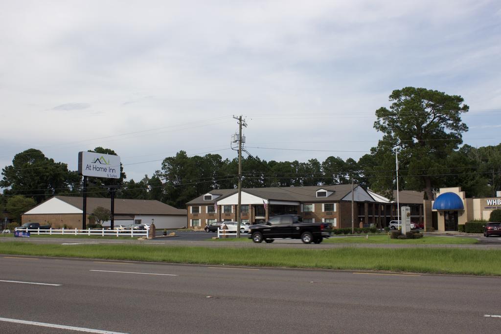 At Home Inn - Pensacola Ferry Pass Экстерьер фото