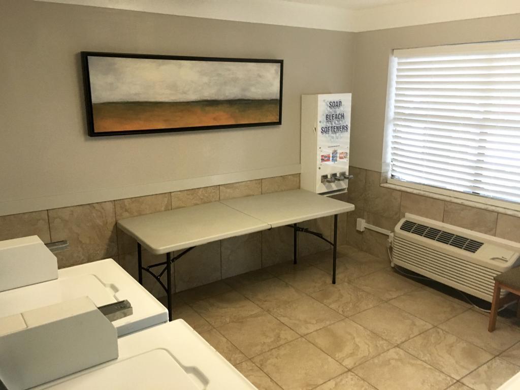 At Home Inn - Pensacola Ferry Pass Экстерьер фото